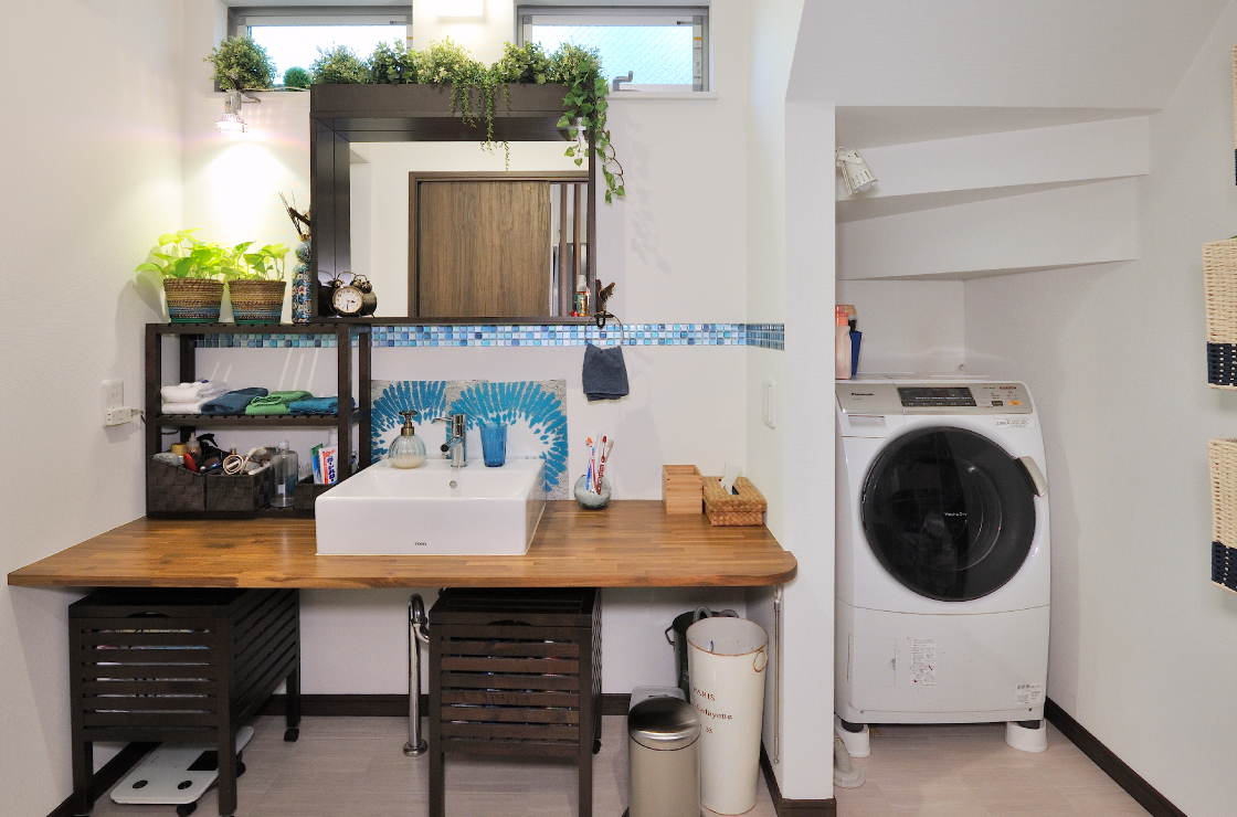 サニタリールームの一部として活用することで広さを確保。